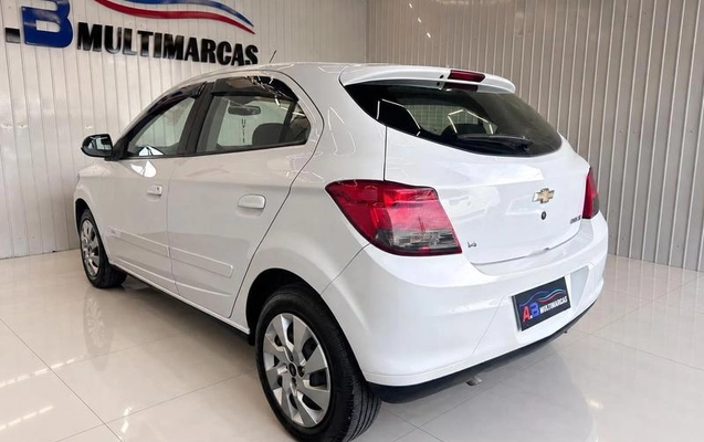 imagem-https://www.socarrao.com.br/sc-vehicle-images-prod/4472644/1793220948920-8610284_8_B_021b749264.jpeg