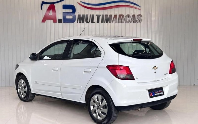 imagem-https://www.socarrao.com.br/sc-vehicle-images-prod/4472644/1793220948942-8610284_14_B_1bc688b93e.jpeg