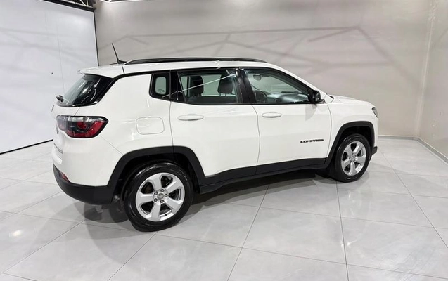 imagem-https://www.socarrao.com.br/sc-vehicle-images-prod/4472767/1793221831894-8616558_2_B_150fd99401.jpeg