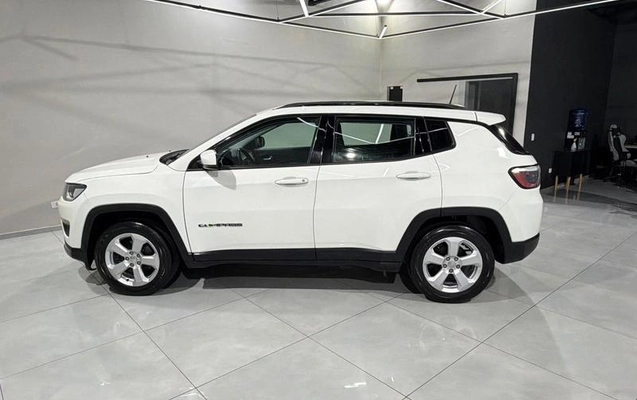 imagem-https://www.socarrao.com.br/sc-vehicle-images-prod/4472767/1793221831895-8616558_6_B_efe5e19fad.jpeg