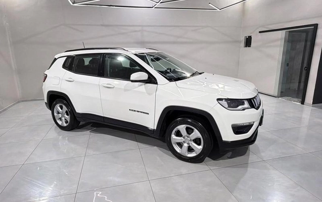 imagem-https://www.socarrao.com.br/sc-vehicle-images-prod/4472767/1793221831899-8616558_10_B_231bfa5316.jpeg