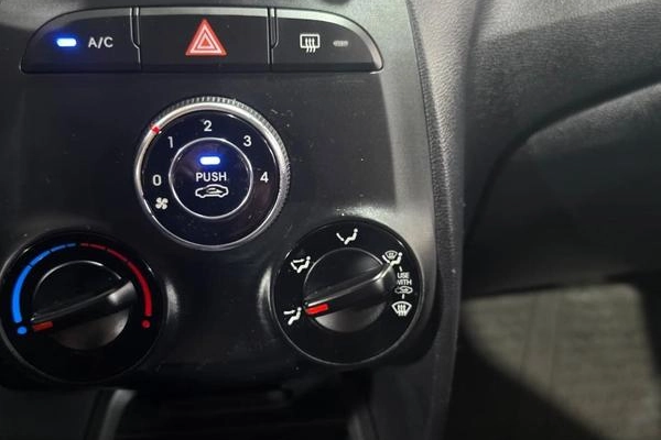 imagem-https://www.socarrao.com.br/sc-vehicle-images-prod/4472897/1793223071613-8616645_12_B_86fcc51404.jpeg