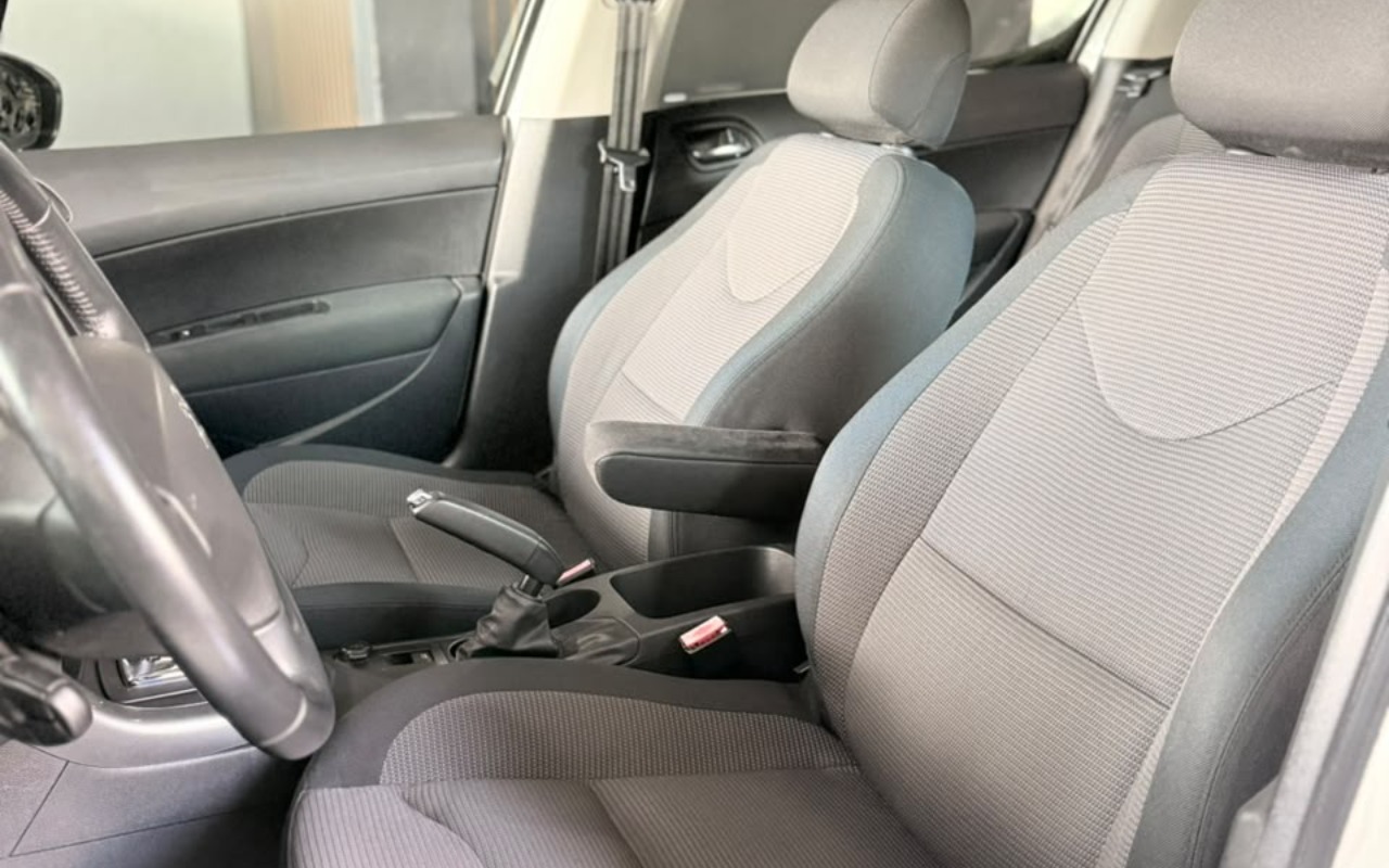 imagem-https://www.socarrao.com.br/sc-vehicle-images-prod/4472960/1793223430390-V2hhdHNBcHAgSW1hZ2UgMjAyNi0xMC0xNSBhdCAxMi40OC4zNS5qcGVn.jpeg