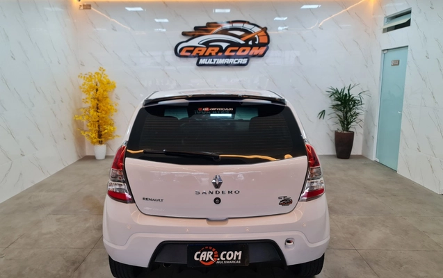 imagem-https://www.socarrao.com.br/sc-vehicle-images-prod/4473639/1793229322585-MjAyNjEwMjhfMTY0NDE5LmpwZw.jpg