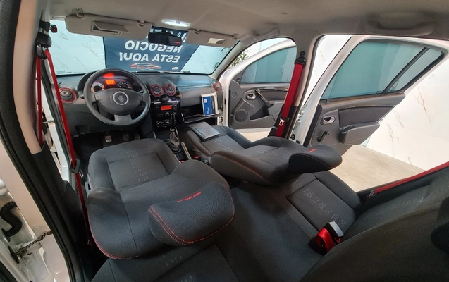 imagem-https://www.socarrao.com.br/sc-vehicle-images-prod/4473639/1793229322760-MjAyNjEwMjhfMTY0MDQ2LmpwZw.jpg