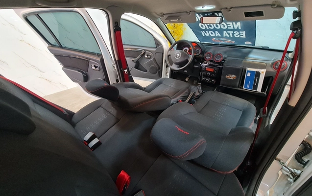imagem-https://www.socarrao.com.br/sc-vehicle-images-prod/4473639/1793229322878-MjAyNjEwMjhfMTYzOTQ1LmpwZw.jpg