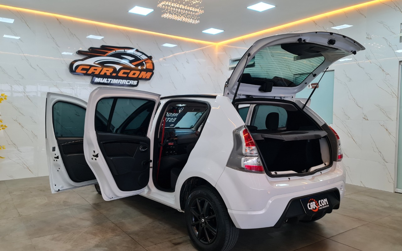 imagem-https://www.socarrao.com.br/sc-vehicle-images-prod/4473639/1793229323280-MjAyNjEwMjhfMTYzMzI0LmpwZw.jpg