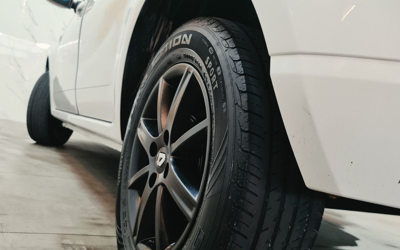 imagem-https://www.socarrao.com.br/sc-vehicle-images-prod/4473639/1793229323503-MjAyNjEwMjhfMTY0NTI1LmpwZw.jpg
