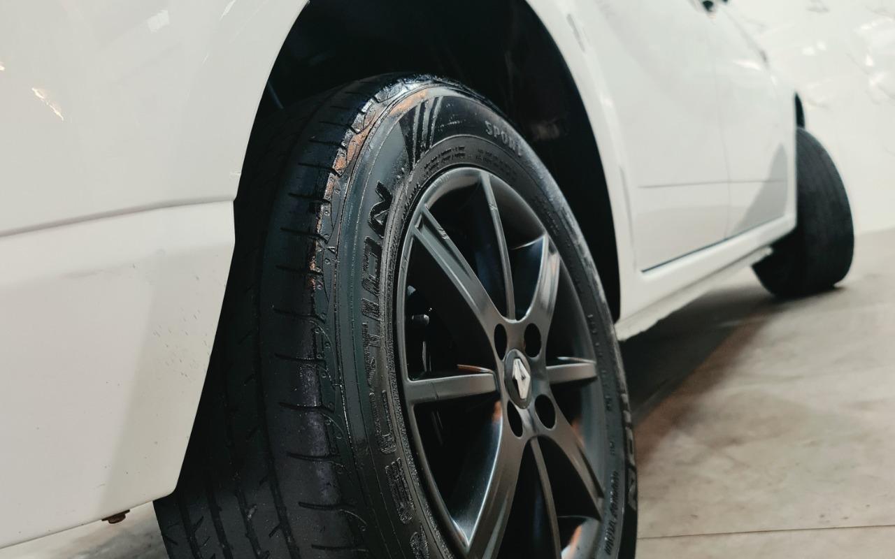 imagem-https://www.socarrao.com.br/sc-vehicle-images-prod/4473639/1793229323573-MjAyNjEwMjhfMTY0NzQ5LmpwZw.jpg