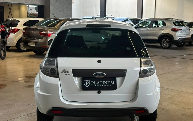imagem-https://www.socarrao.com.br/sc-vehicle-images-prod/4473813/1793230957235-020b8349ffc640a4b47989dc2ca73c77_1793230821084.jpg