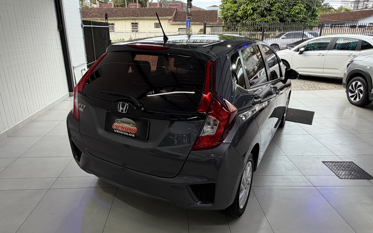 imagem-https://www.socarrao.com.br/sc-vehicle-images-prod/4478298/1793279511711-SU1HXzc3MTMuanBlZw.jpeg