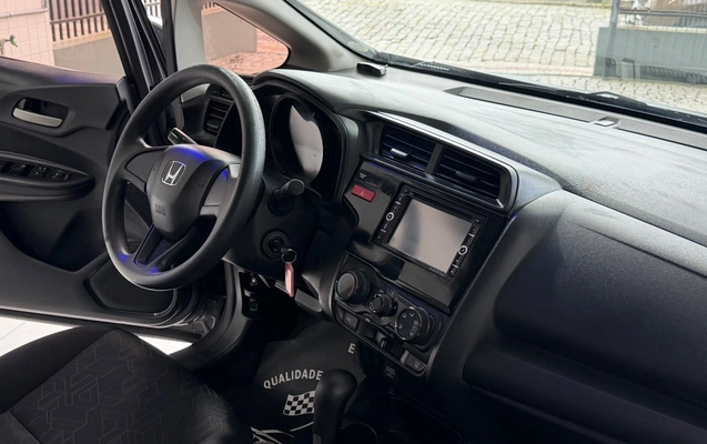 imagem-https://www.socarrao.com.br/sc-vehicle-images-prod/4478298/1793279511869-SU1HXzc3MTYuanBlZw.jpeg