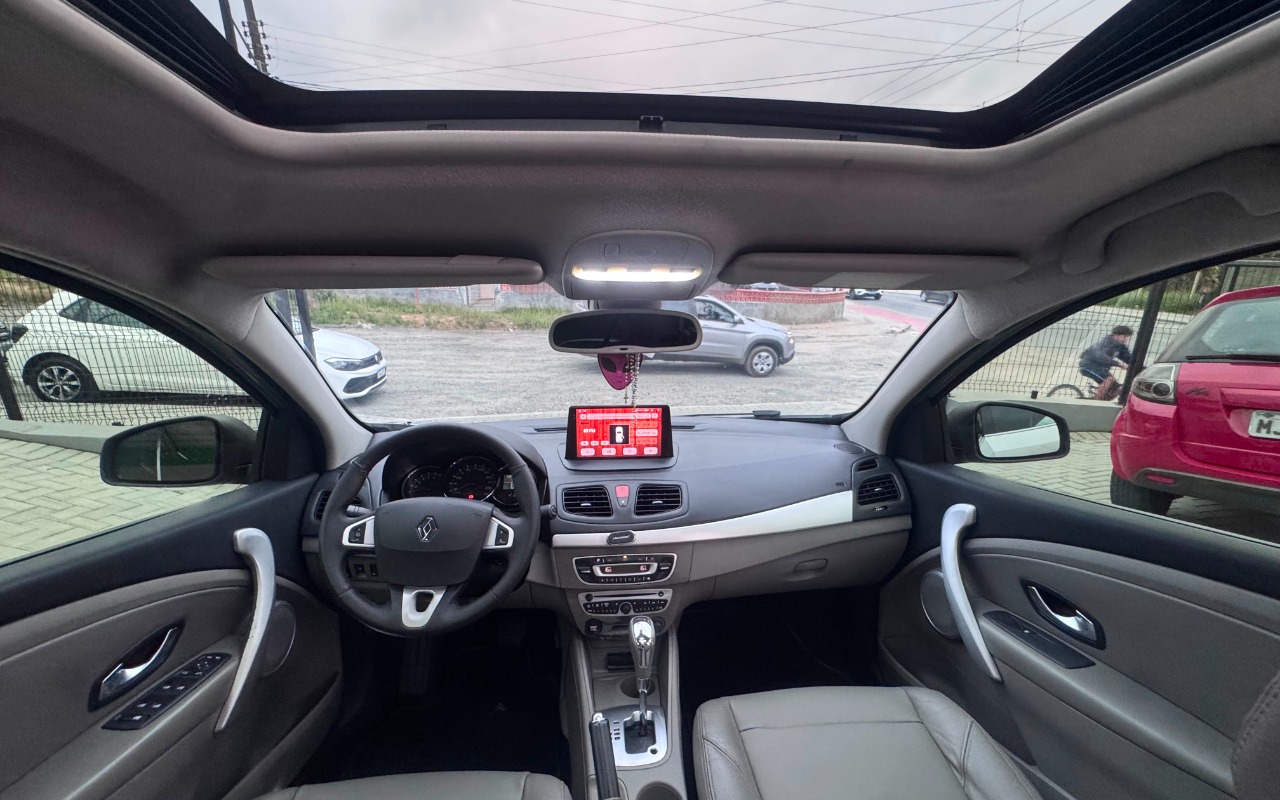 imagem-https://www.socarrao.com.br/sc-vehicle-images-prod/4478673/1793282350272-SU1HLTIwMjYxMDI3LVdBMDA0NS5qcGc.jpg