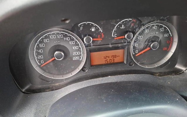 imagem-https://www.socarrao.com.br/sc-vehicle-images-prod/4478750/1793283004615-8616819_8_B_bbd880a995.jpeg