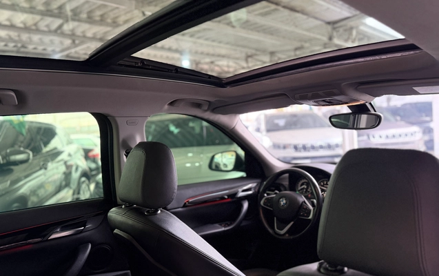 imagem-https://www.socarrao.com.br/sc-vehicle-images-prod/4478837/1793283704285-01199f5d-c03c-43e8-a3eb-43b4e6dae30d.jpg