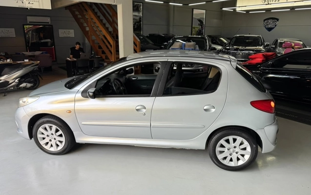 imagem-https://www.socarrao.com.br/sc-vehicle-images-prod/4479122/1793285657881-3_034626.jpg