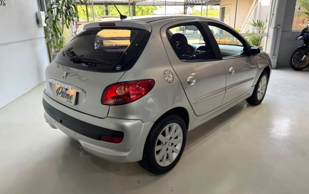 imagem-https://www.socarrao.com.br/sc-vehicle-images-prod/4479122/1793285657888-4_034626.jpg