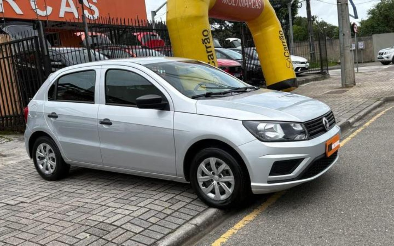 Volkswagen Gol 1.0 Flex 12V 5p 2023 Prata — foto 1 de 3