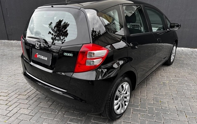 imagem-https://www.socarrao.com.br/sc-vehicle-images-prod/4479279/1793286738376-2f56f260-b93d-445a-968c-9317fd7c6a8f.jpg