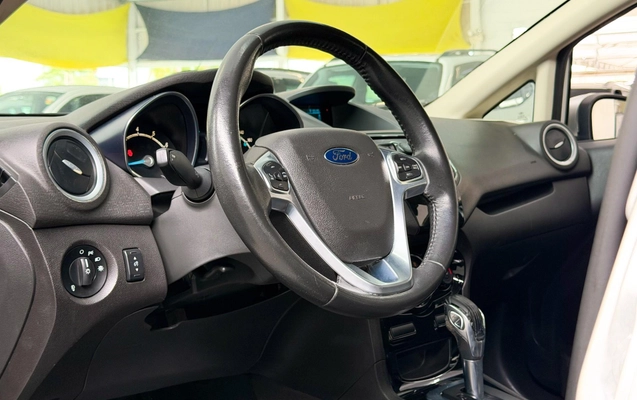 imagem-https://www.socarrao.com.br/sc-vehicle-images-prod/4479324/1793287088976-14c2d70cff704fb9b7b6340e18cff0be_1793287060849.jpg