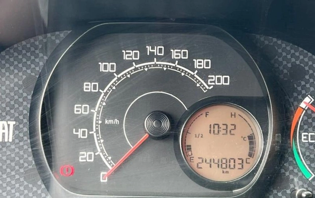 imagem-https://www.socarrao.com.br/sc-vehicle-images-prod/4479636/1793289653072-RkNfMzkzOV84NTYyMzIxXzJfVl9kNmZkOWQ0MWUwLmpwZWc.jpeg