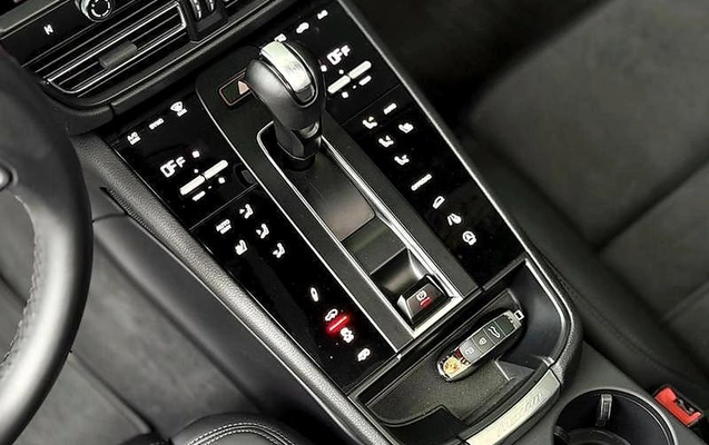 imagem-https://www.socarrao.com.br/sc-vehicle-images-prod/4480330/1793294901865-8618552_15_B_3d295f6d80.jpeg