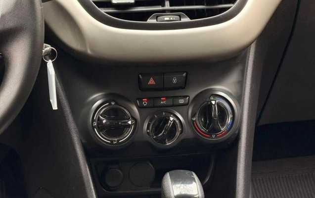 imagem-https://www.socarrao.com.br/sc-vehicle-images-prod/4480596/1793296952007-8612631_7_B_6ec3fce25b.jpeg