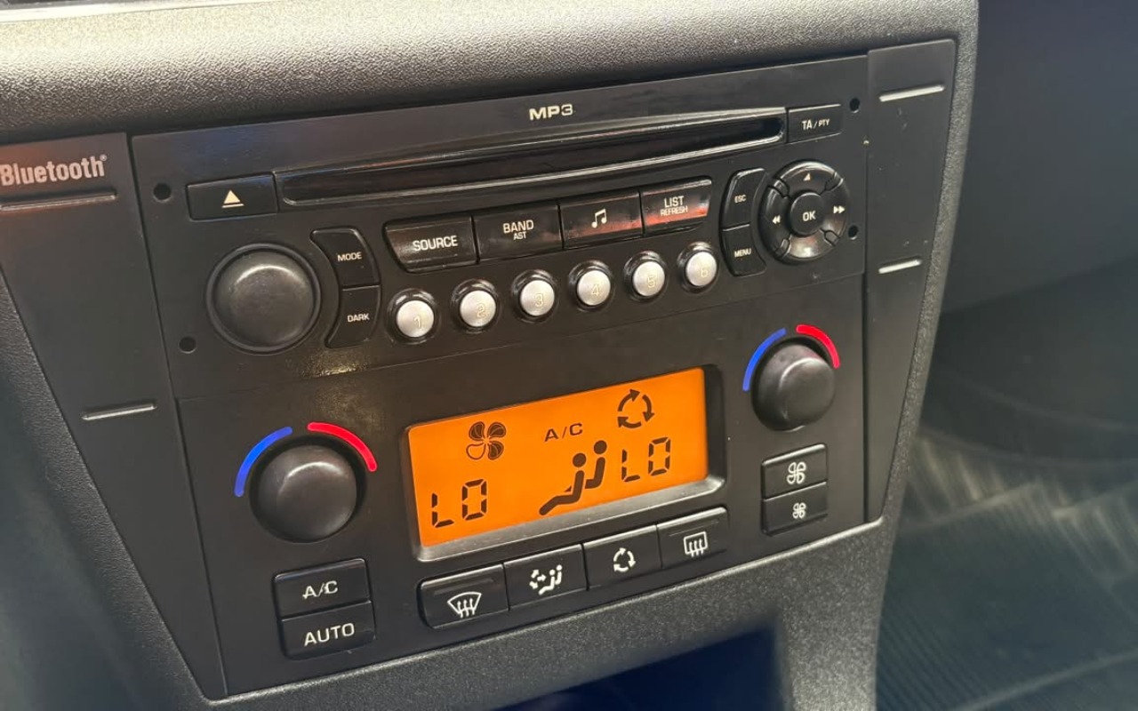 imagem-https://www.socarrao.com.br/sc-vehicle-images-prod/4480597/1793296953249-V2hhdHNBcHAgSW1hZ2UgMjAyNi0xMC0yOSBhdCAxNC40MS4wNiAoMSkuanBlZw.jpeg