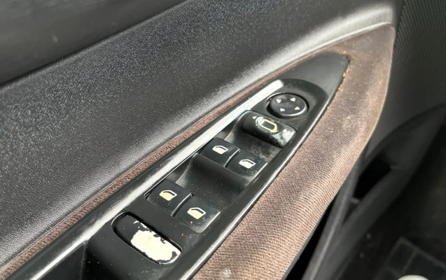 imagem-https://www.socarrao.com.br/sc-vehicle-images-prod/4480597/1793296953421-V2hhdHNBcHAgSW1hZ2UgMjAyNi0xMC0yOSBhdCAxNC40MS4wNSAoMikuanBlZw.jpeg
