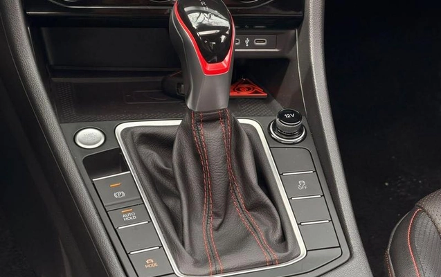 imagem-https://www.socarrao.com.br/sc-vehicle-images-prod/4480725/1793297847808-8619296_4_B_acb2ee7987.jpeg