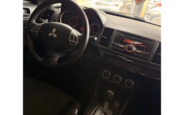 imagem-https://www.socarrao.com.br/sc-vehicle-images-prod/4480874/1793298736133-1_033138.jpg