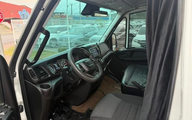 imagem-https://www.socarrao.com.br/sc-vehicle-images-prod/44809/1783706865546-7216891_8_B_25d600bf7f.jpeg