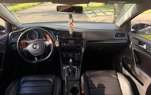 imagem-https://www.socarrao.com.br/sc-vehicle-images-prod/4481010/1793299773336-8596997_9_B_b489e66b40.jpeg