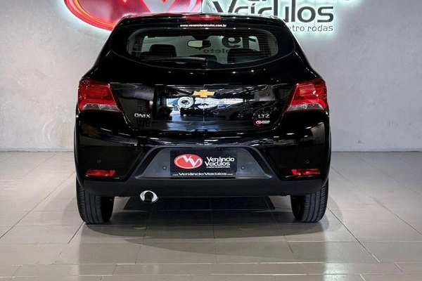 imagem-https://www.socarrao.com.br/sc-vehicle-images-prod/4481038/1793299995274-bTQy0CzD2BCMIU2sbTPM1MuRI05foczz.jpg