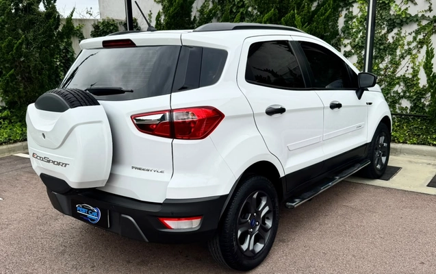 imagem-https://www.socarrao.com.br/sc-vehicle-images-prod/4481180/1793300908870-566d268e-2fe5-44d8-9591-f7db1b89da84.jpg