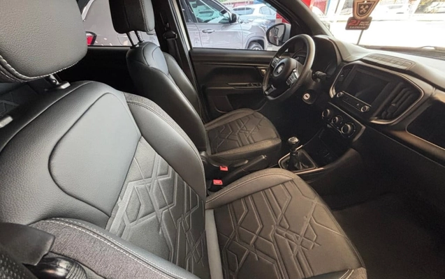 imagem-https://www.socarrao.com.br/sc-vehicle-images-prod/4481301/1793301686145-vehicle_image_1793301555_8cfc4fba83affb56d4a7b31dd397294d.jpeg