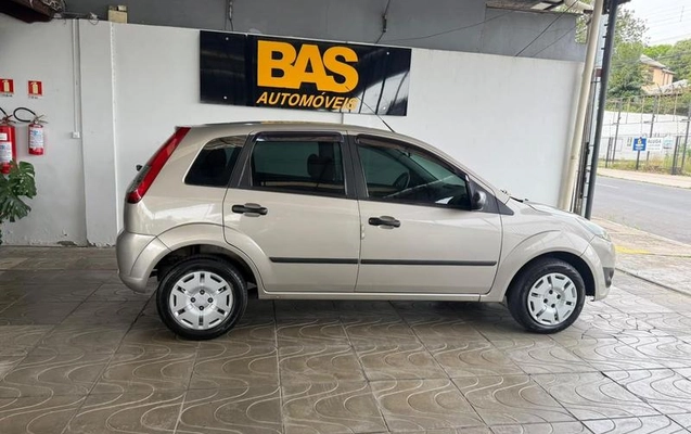 imagem-https://www.socarrao.com.br/sc-vehicle-images-prod/4481400/1793305704440-8608114_7_B_5a09290691.jpeg