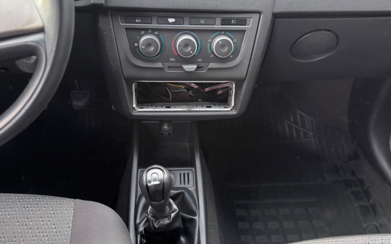 imagem-https://www.socarrao.com.br/sc-vehicle-images-prod/4481673/1793304434391-SU1HLTIwMjYxMDI5LVdBMDE2OC5qcGc.jpg