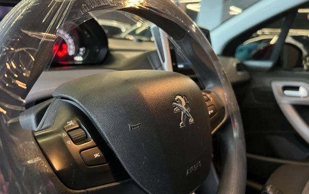 imagem-https://www.socarrao.com.br/sc-vehicle-images-prod/4482057/1793306528482-438a3d15790a475a9f48efd3926fa9fd_1792441736047.jpg