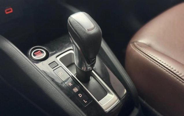 imagem-https://www.socarrao.com.br/sc-vehicle-images-prod/4482149/1793306850141-8558437_27_B_9434a9a276.jpeg