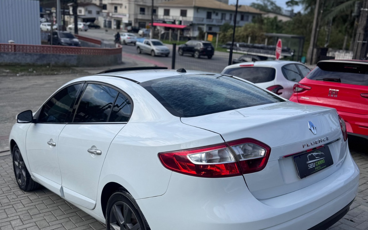 imagem-https://www.socarrao.com.br/sc-vehicle-images-prod/4482415/1793308619702-SU1HLTIwMjYxMDI5LVdBMDEyNC5qcGc.jpg