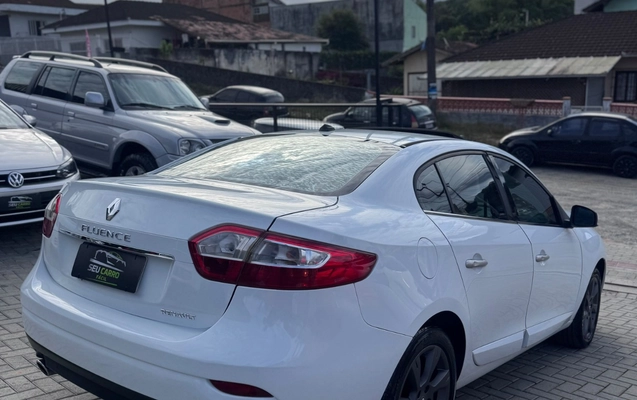 imagem-https://www.socarrao.com.br/sc-vehicle-images-prod/4482415/1793308619895-SU1HLTIwMjYxMDI5LVdBMDEyMC5qcGc.jpg