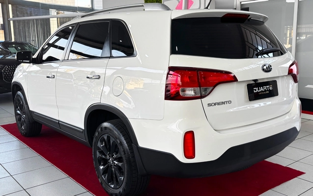 imagem-https://www.socarrao.com.br/sc-vehicle-images-prod/4484119/1793324914306-MDA1LmpwZw.jpg