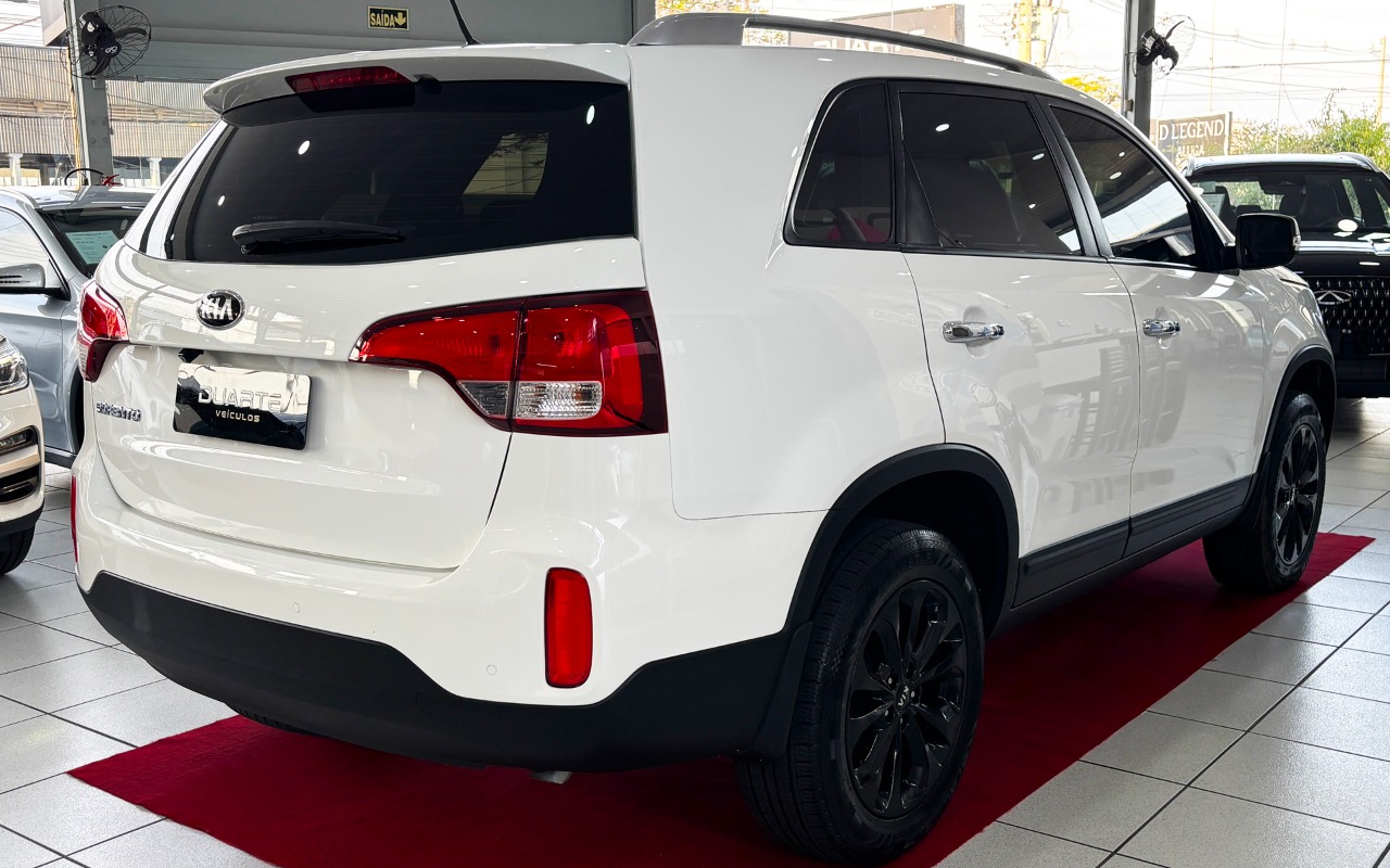 imagem-https://www.socarrao.com.br/sc-vehicle-images-prod/4484119/1793324914519-MDA5LmpwZw.jpg