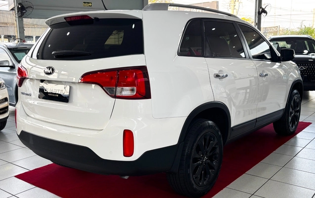 imagem-https://www.socarrao.com.br/sc-vehicle-images-prod/4484119/1793324914519-MDA5LmpwZw.jpg