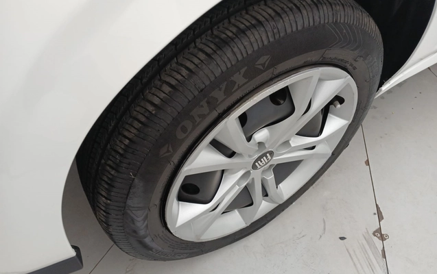 imagem-https://www.socarrao.com.br/sc-vehicle-images-prod/4485992/1793335056190-1_090047.jpg