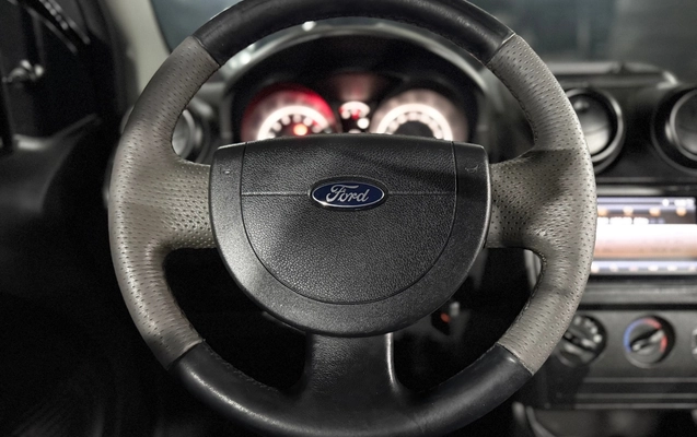 imagem-https://www.socarrao.com.br/sc-vehicle-images-prod/4487405/1793360929436-5_113455.jpg