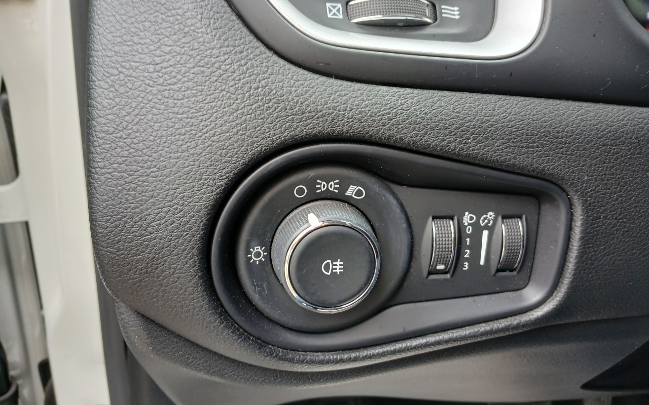 imagem-https://www.socarrao.com.br/sc-vehicle-images-prod/4487421/1793361605637-MTc5MzM2MTI5ODI1MTU1MDI4Njg4NjQ1NzI0Njk0OTcuanBn.jpg