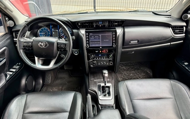 imagem-https://www.socarrao.com.br/sc-vehicle-images-prod/4487519/1793362867218-10_090916.jpg