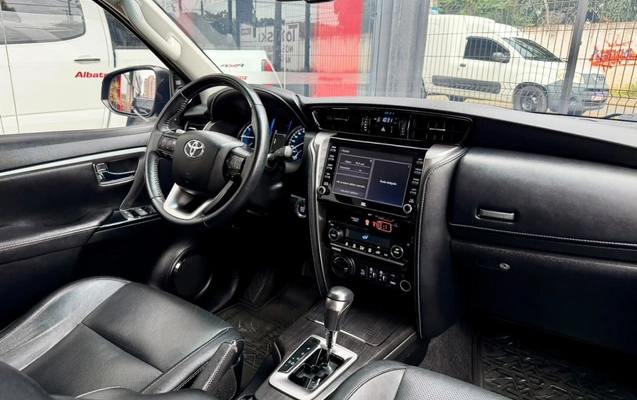 imagem-https://www.socarrao.com.br/sc-vehicle-images-prod/4487519/1793362867227-9_090916.jpg